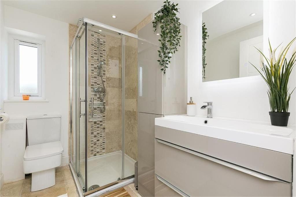Dreghorn House 4 Bedrooms 3 Toilets 3 Reception Free Parking 233 Mbp Wifi เอดินบะระ ภายนอก รูปภาพ